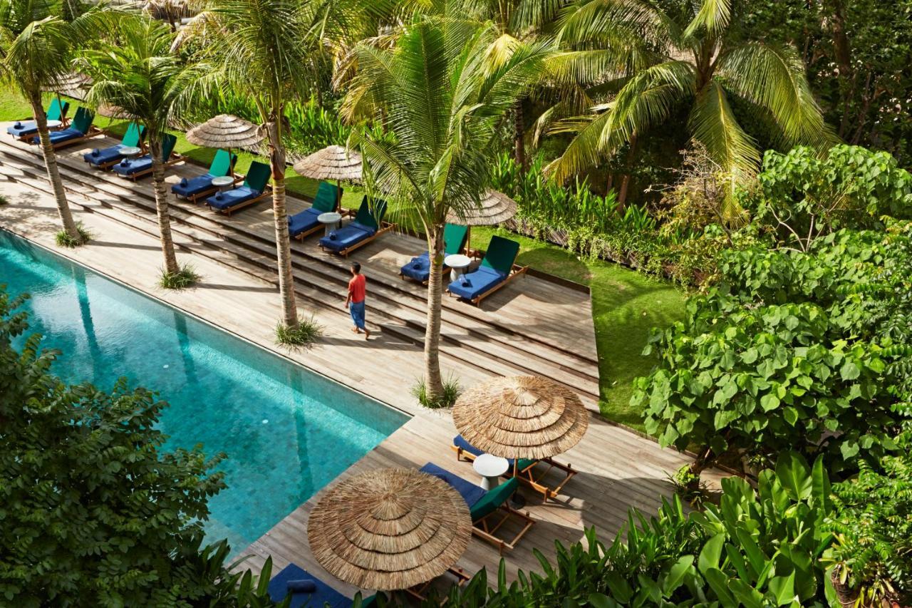סמיניאק Potato Head Suites & Studios מראה חיצוני תמונה The swimming pool at the Four Seasons Resort