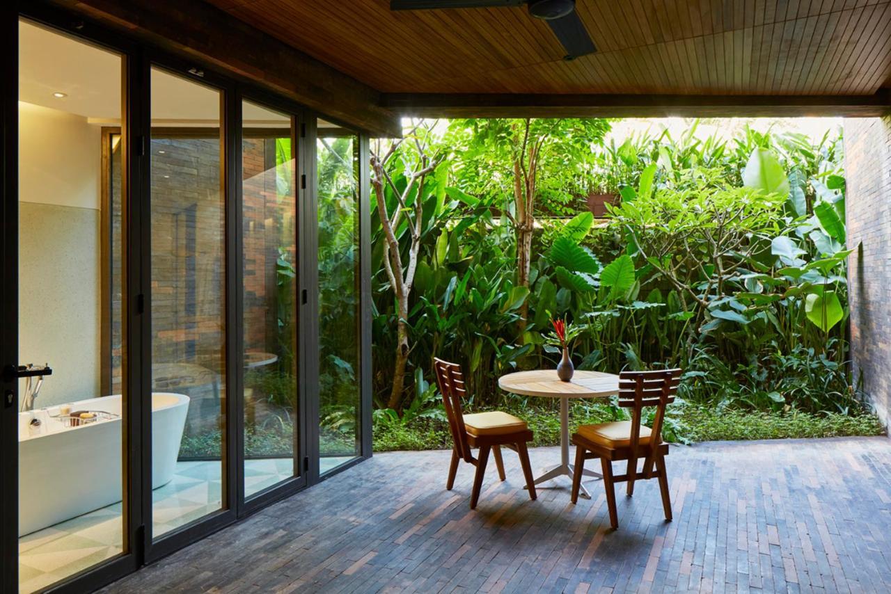 סמיניאק Potato Head Suites & Studios מראה חיצוני תמונה A private garden at the hotel