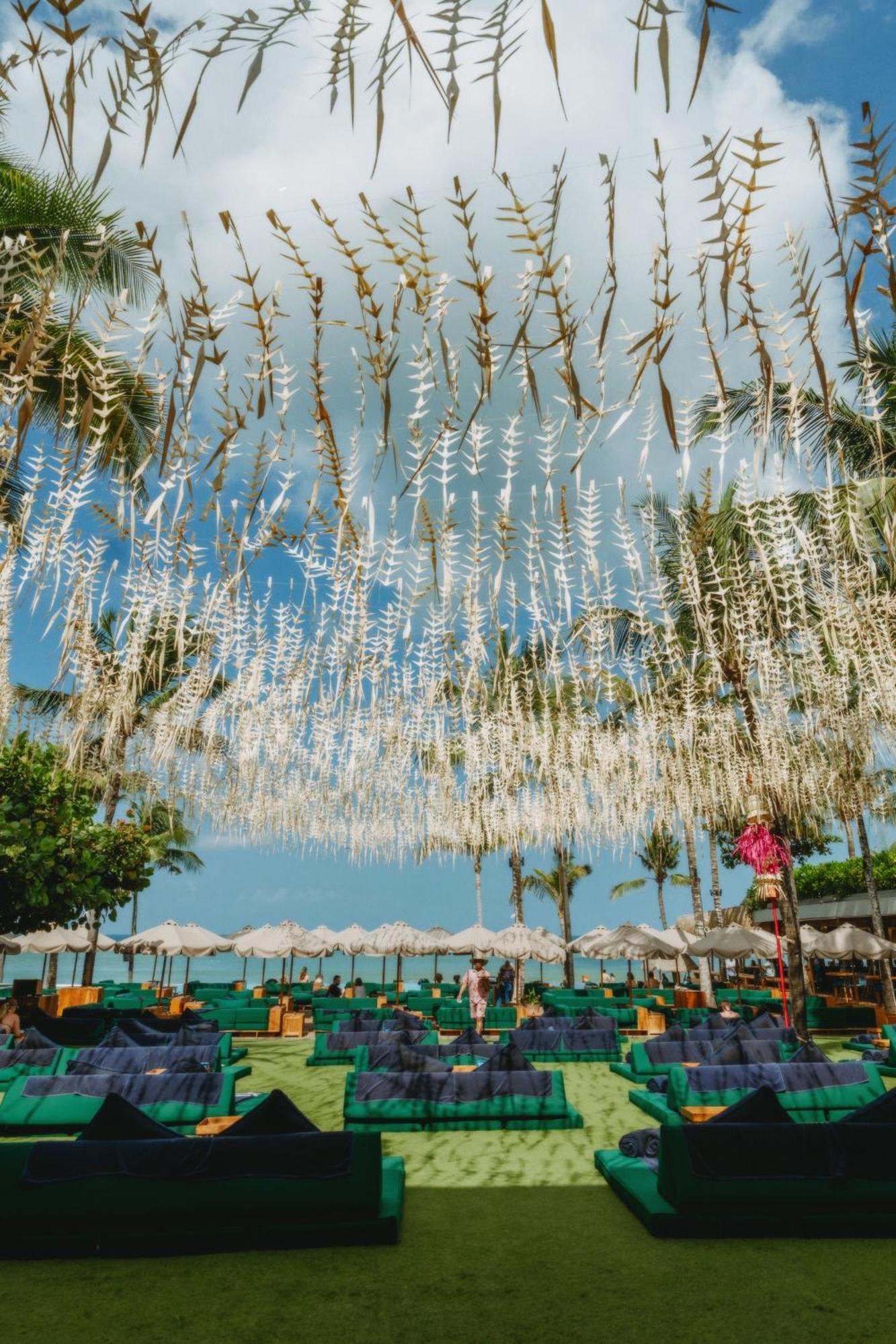 סמיניאק Potato Head Suites & Studios מראה חיצוני תמונה Wisteria at the beach