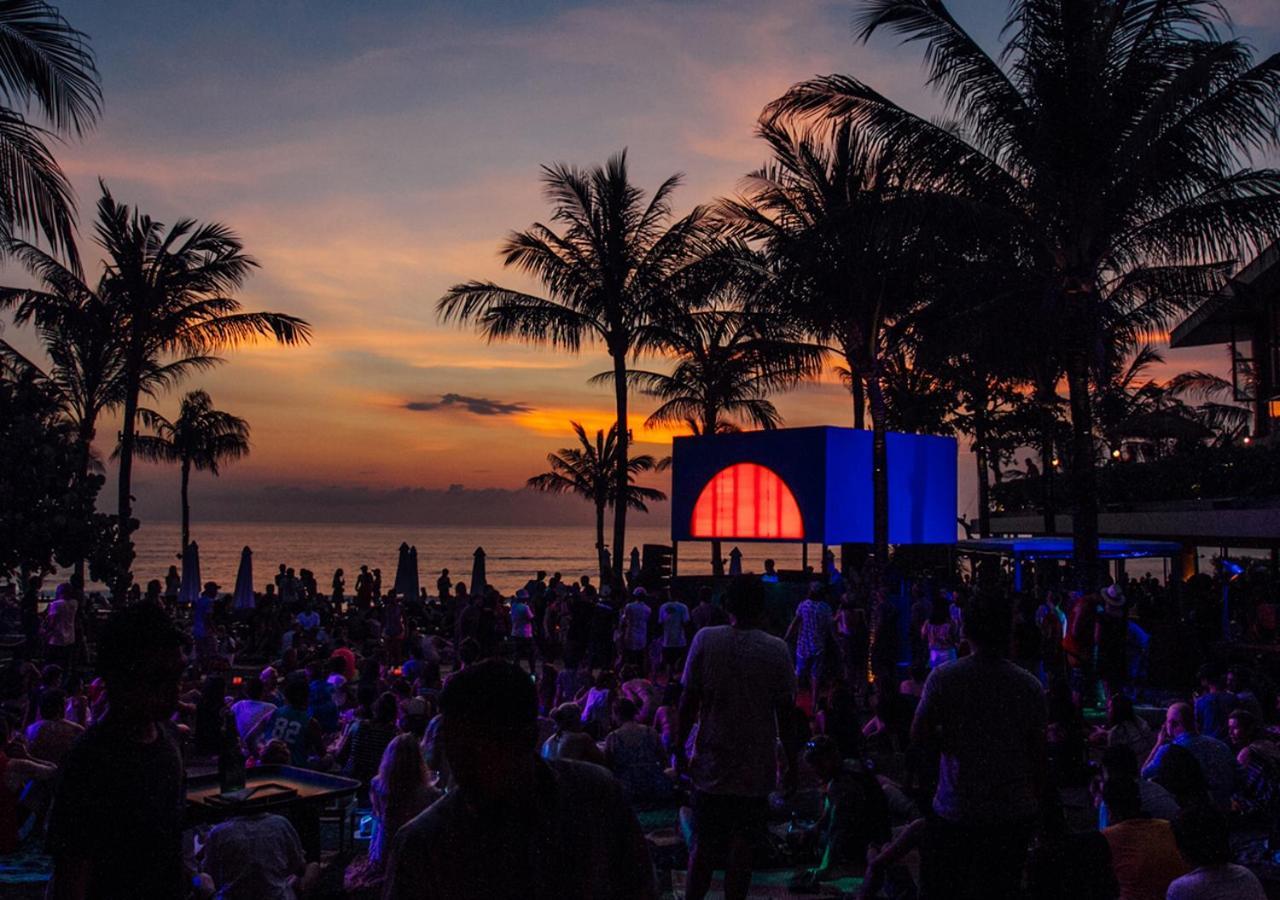 סמיניאק Potato Head Suites & Studios מראה חיצוני תמונה Sunset at the beach club