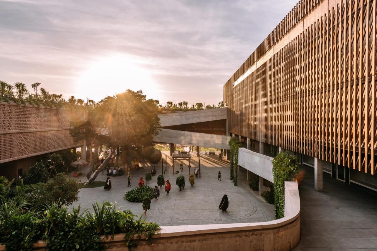 סמיניאק Potato Head Suites & Studios מראה חיצוני תמונה The proposed station at the heart of the new town
